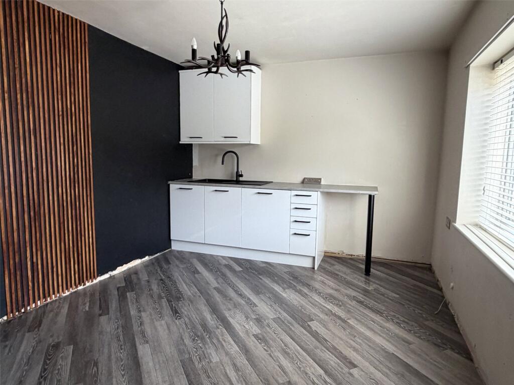 House in Kingsbury - View 4