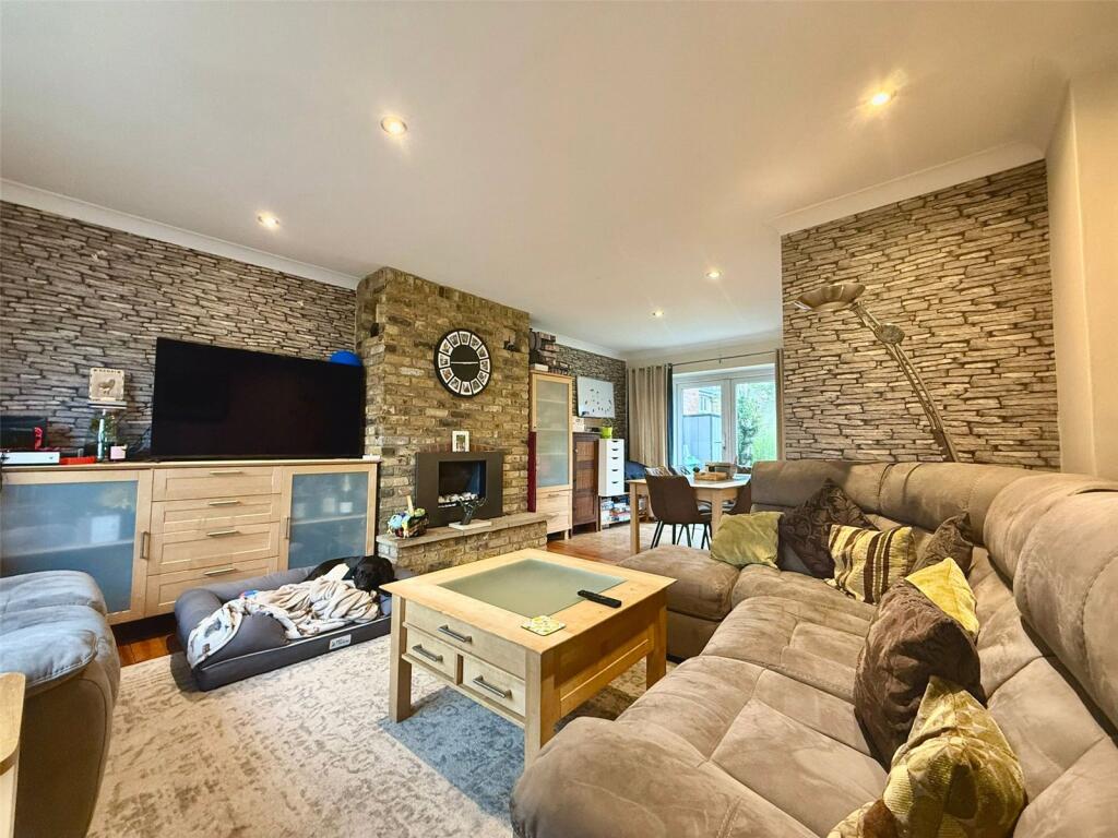 Gorse Road, Frimley, Camberley, Surrey, GU16 photo 2