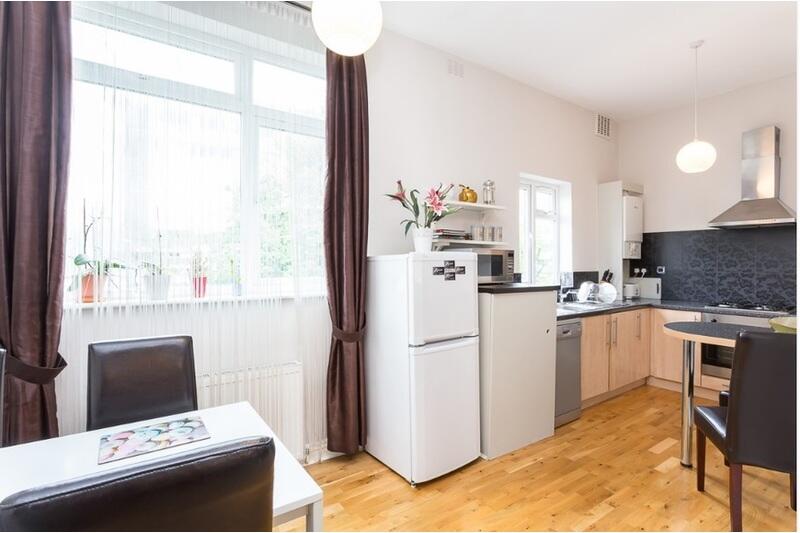 Apartment in London, Hammersmith - More
