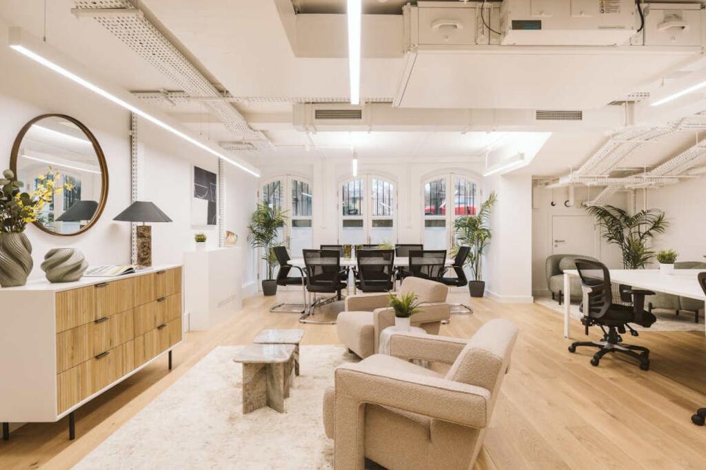 Main image of property: 18 Clerkenwell Close, Farringdon, London, EC1R 0AA