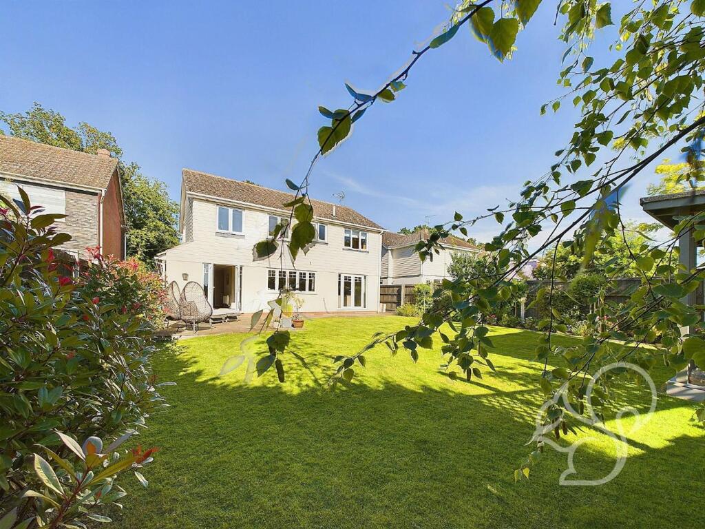 Empress Avenue, West Mersea, CO5 photo 3