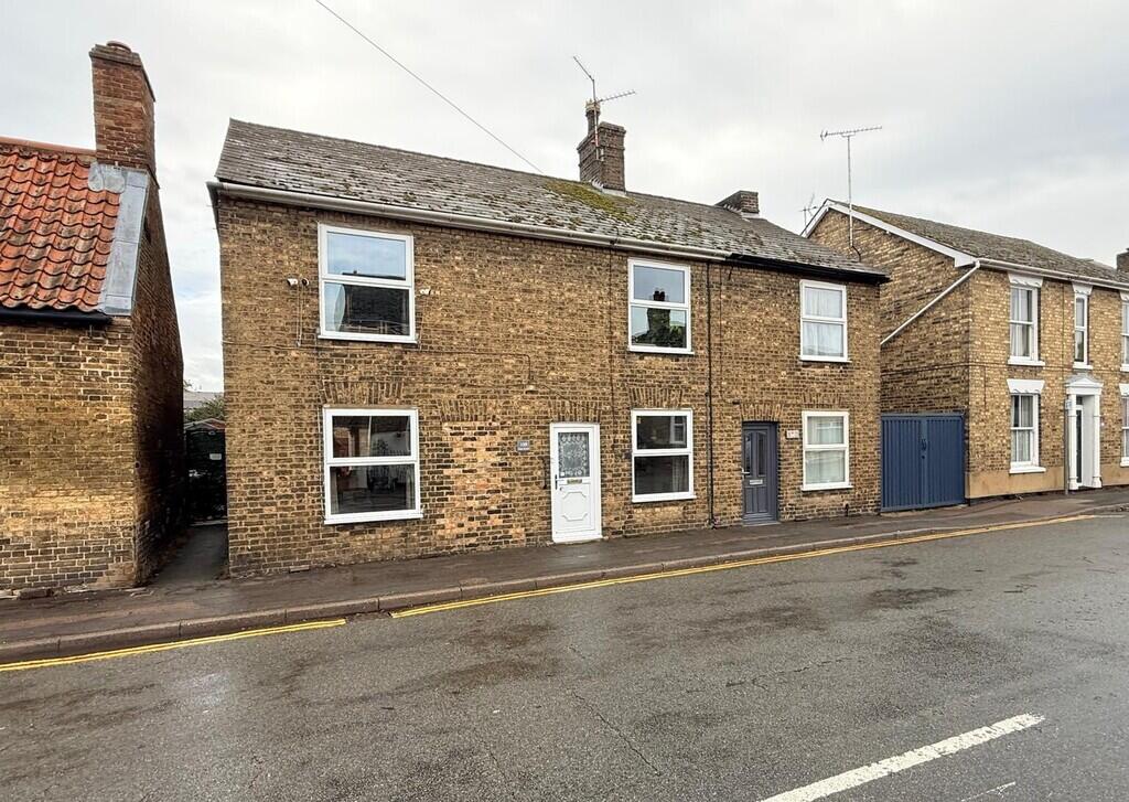 3-bed semi-detached on High Street, Chatteris, Cambs., PE16 6NP, £220,000