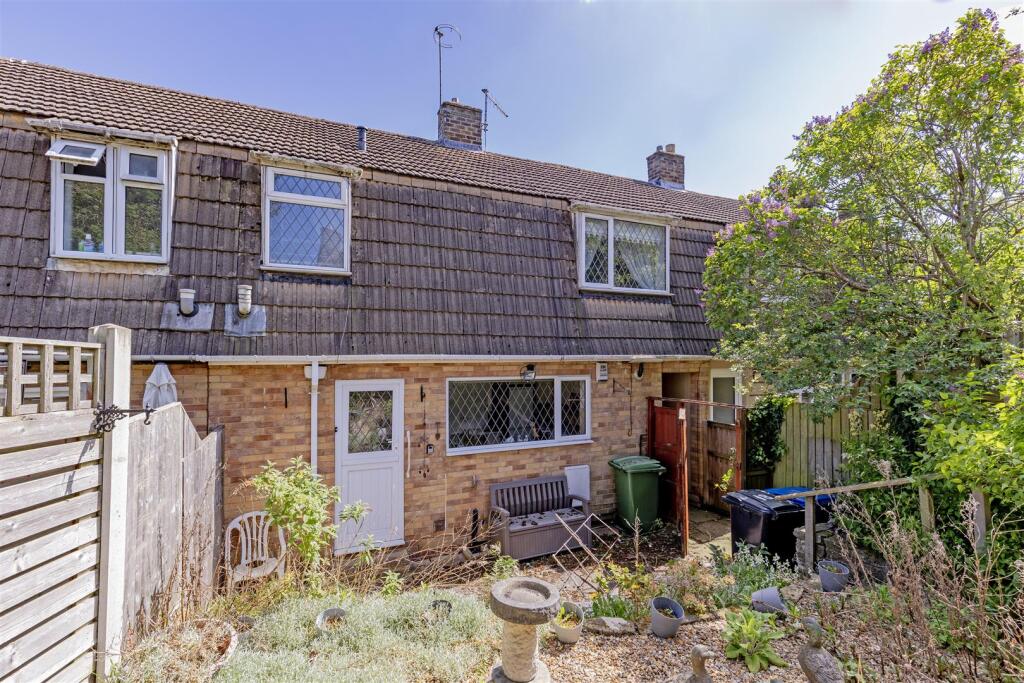 3-bed terraced on Houldsworth Drive, Hady Chesterfield, £125,000