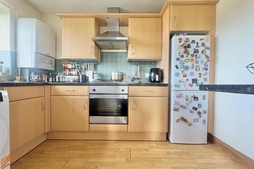Leaway, Beech Tree Drive, Badshot Lea, Farnham, GU9 photo 3