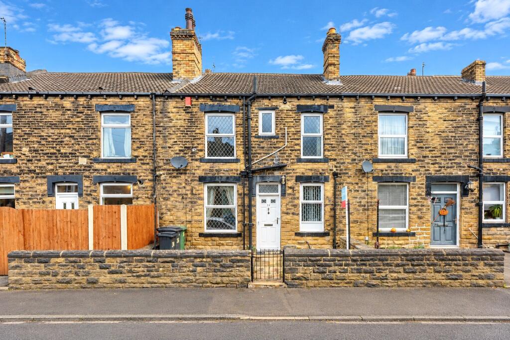 1-bed terraced on Brunswick Road, Pudsey, West Yorkshire, £150,000