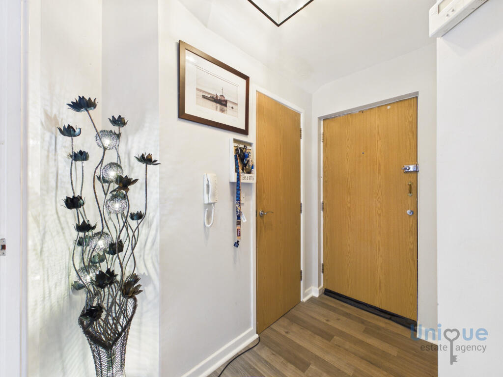 Apartment in Preston - View 5