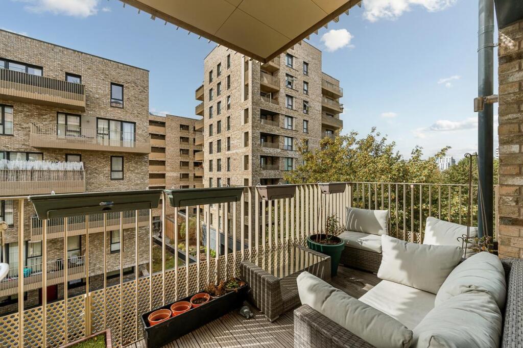 Apartment in London - More