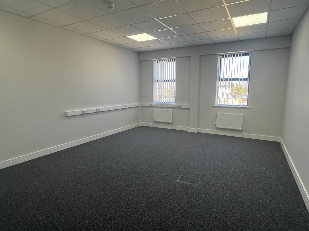 300 sqft office