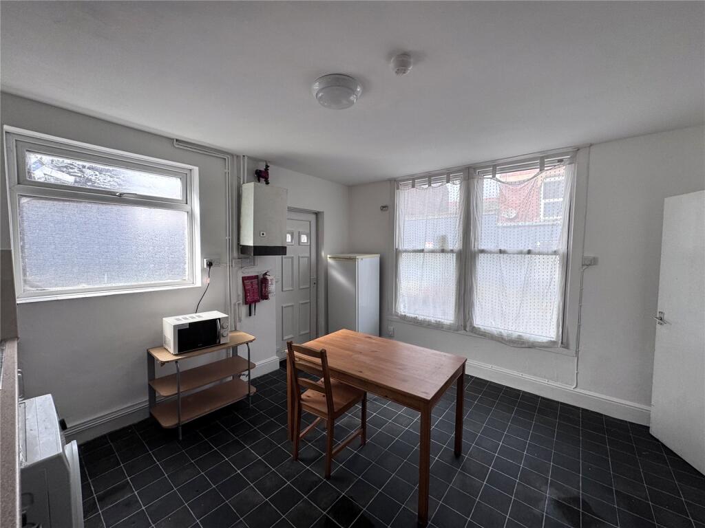 House in Nottingham - View 2