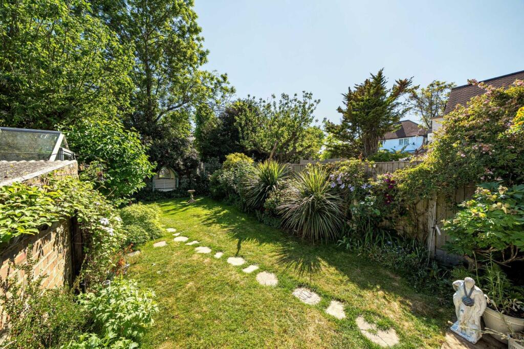House in London - View 3