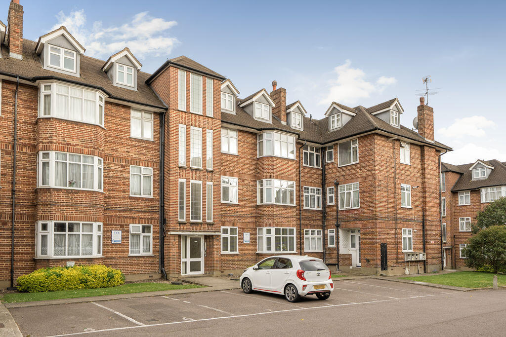 Main image of property: Oakleigh Road North, London