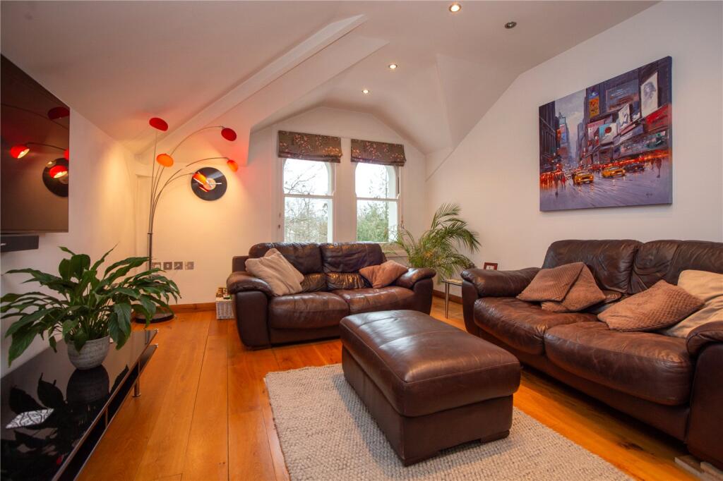 Main image of property: Evesham Road, Cheltenham, Gloucestershire, GL52