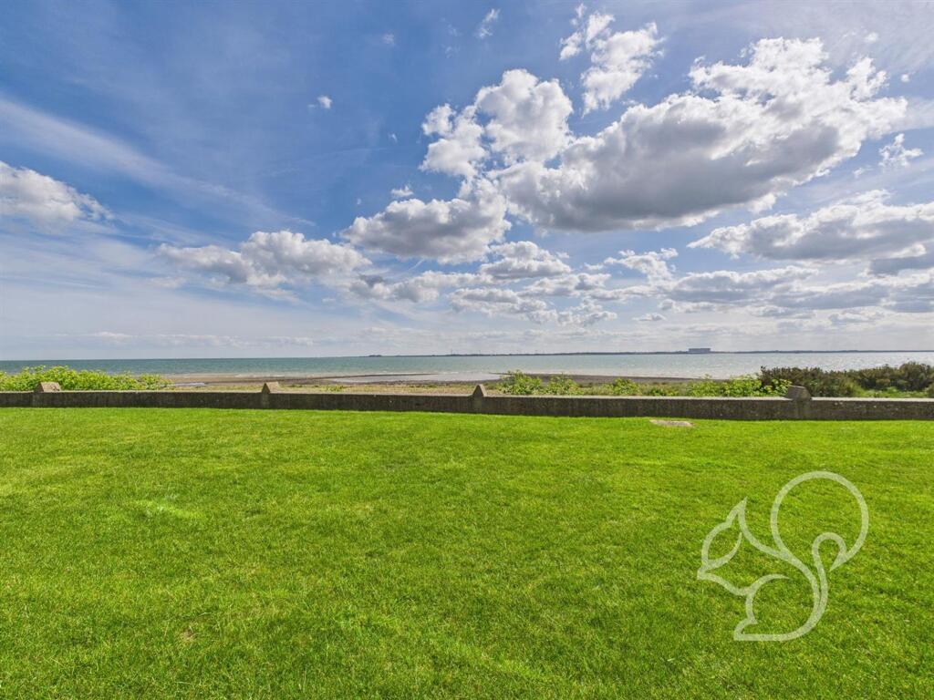 Shears Crescent, West Mersea, CO5 photo 4