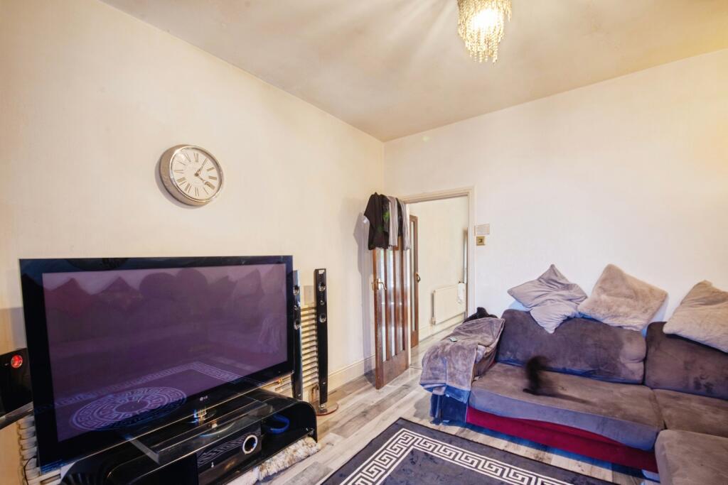 House in Sheffield, Osgathorpe, Pitsmoor - View 4