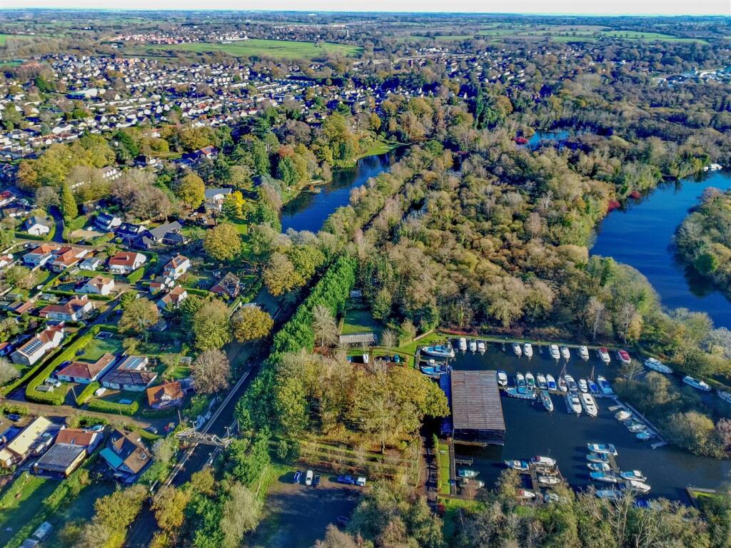 Laurel Drive, Brundall, Norwich photo 3
