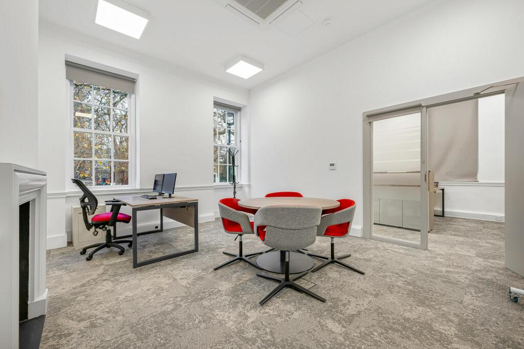 OFFICE11.jpg