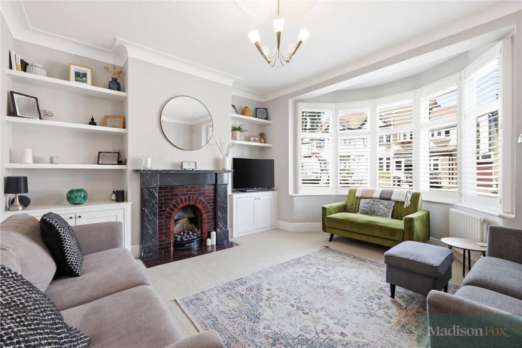 House in London, South Woodford - View 3