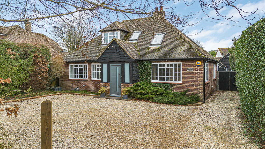 Main image of property: Hayles Field,Frieth,Henley-on-thames,RG9 6PP