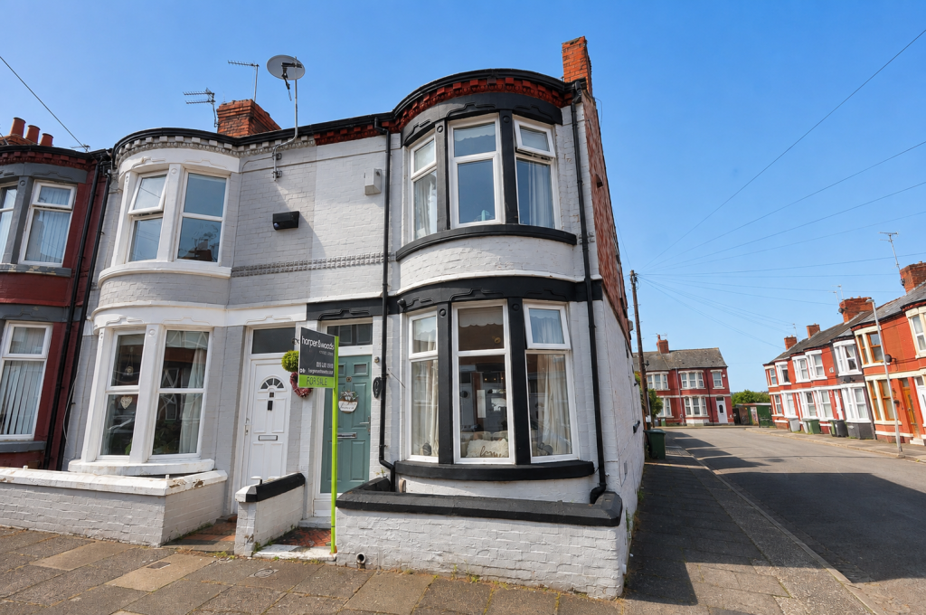House in Wirral, Liverpool City Region - View 4