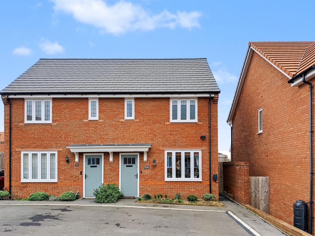 Main image of property: Proctor Way, Faringdon, SN7