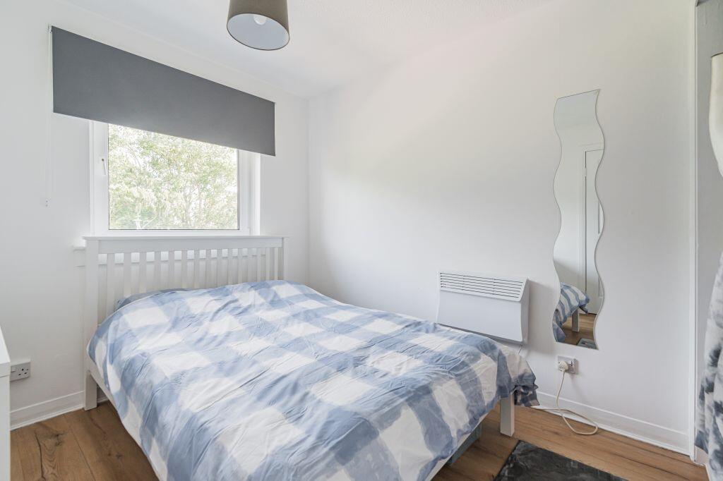 13 Craigievar Square, Edinburgh, EH12 8YP - View 4