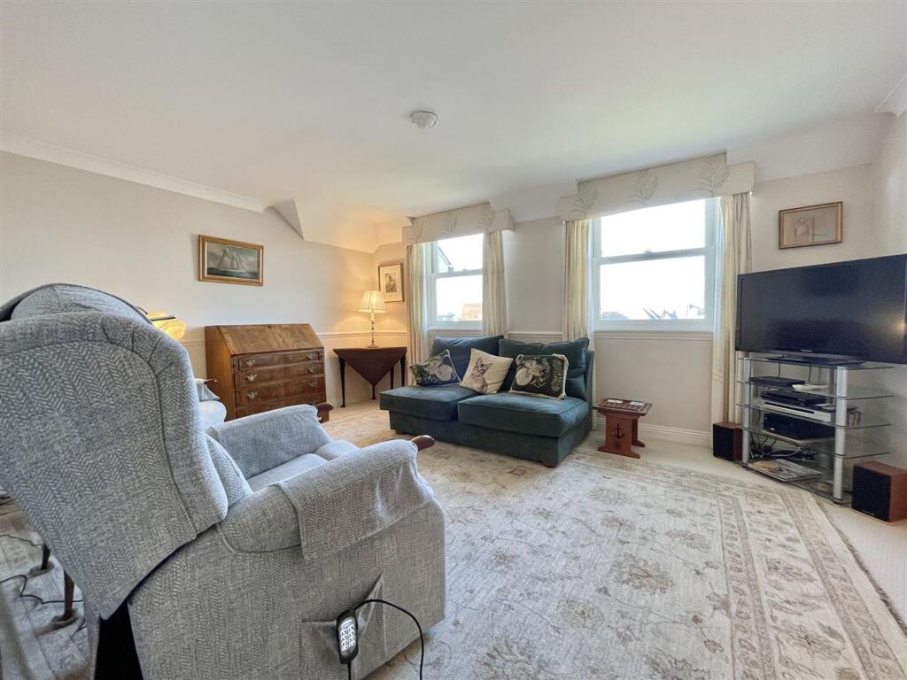 Apartment in Dorchester - View 4