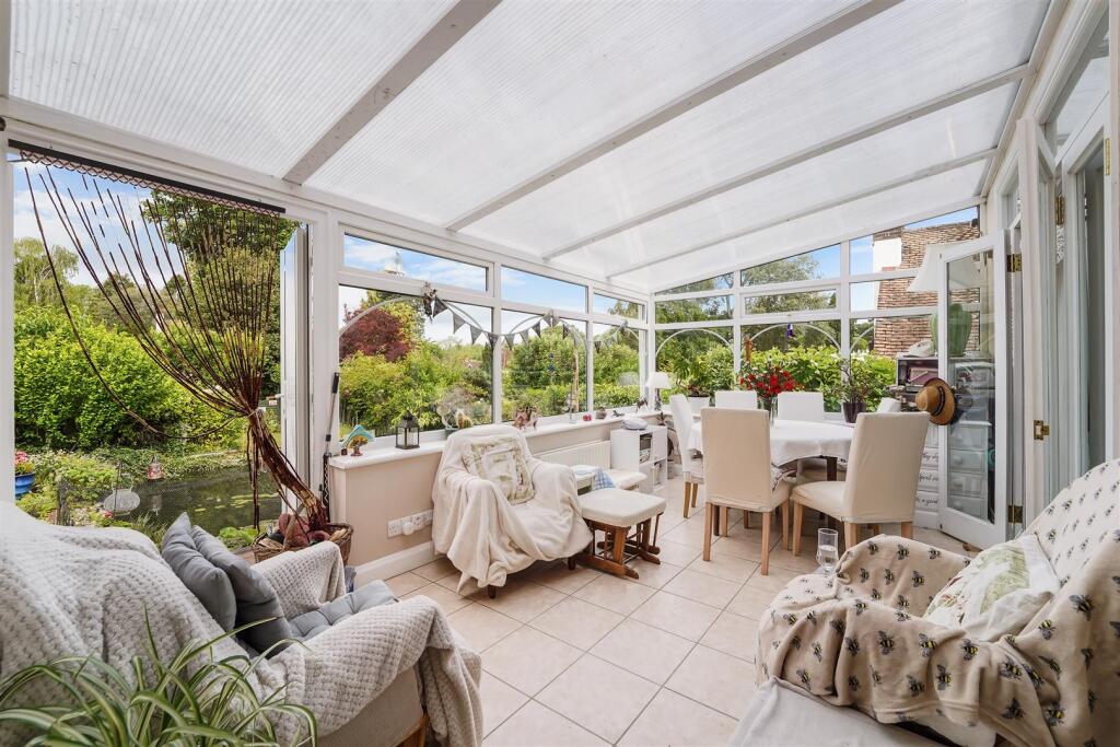 House in Sutton - View 4