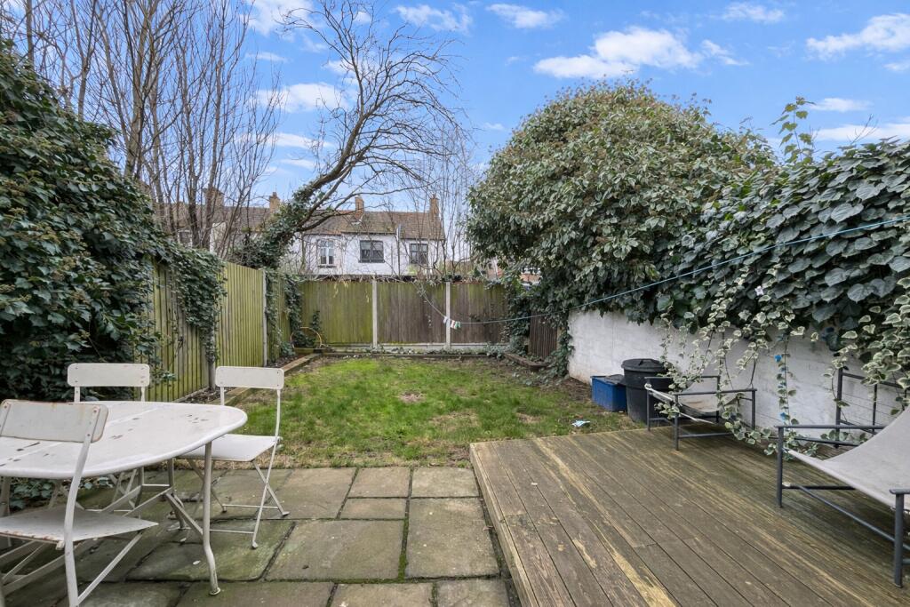 Hildaville Drive, Westcliff-on-Sea photo 3