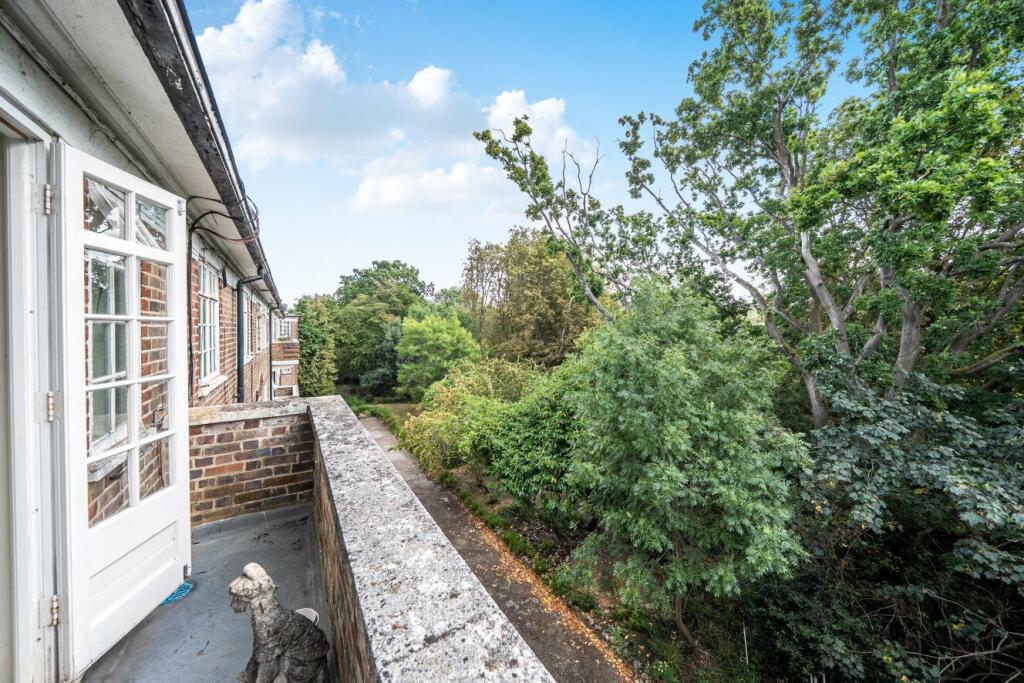 Apartment in London, Hampstead Garden Suburb - View 5