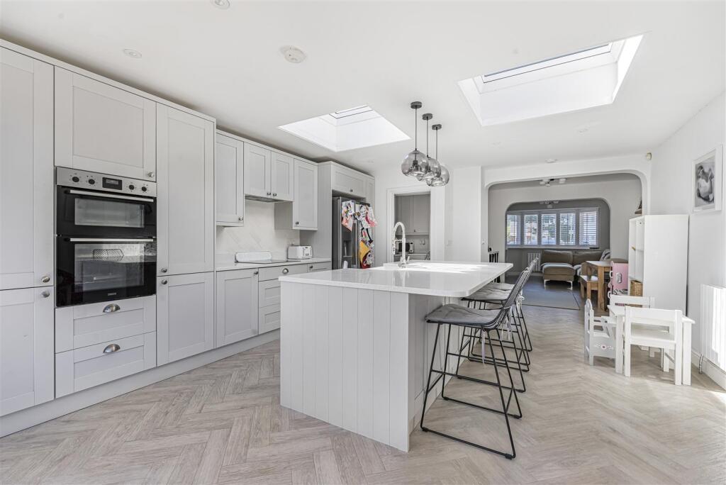House in Sidcup, Falconwood - View 3