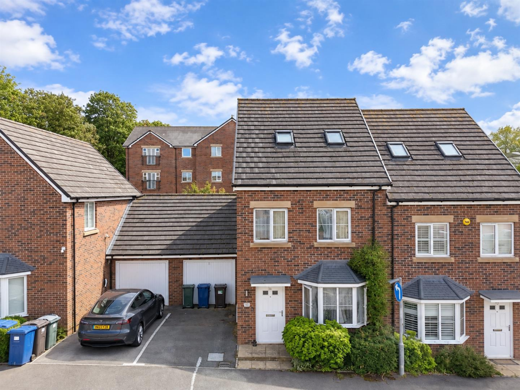 Main image of property: Treetops Close, Grays