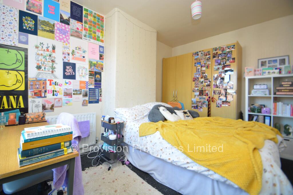 8 bedroom terraced house for rent