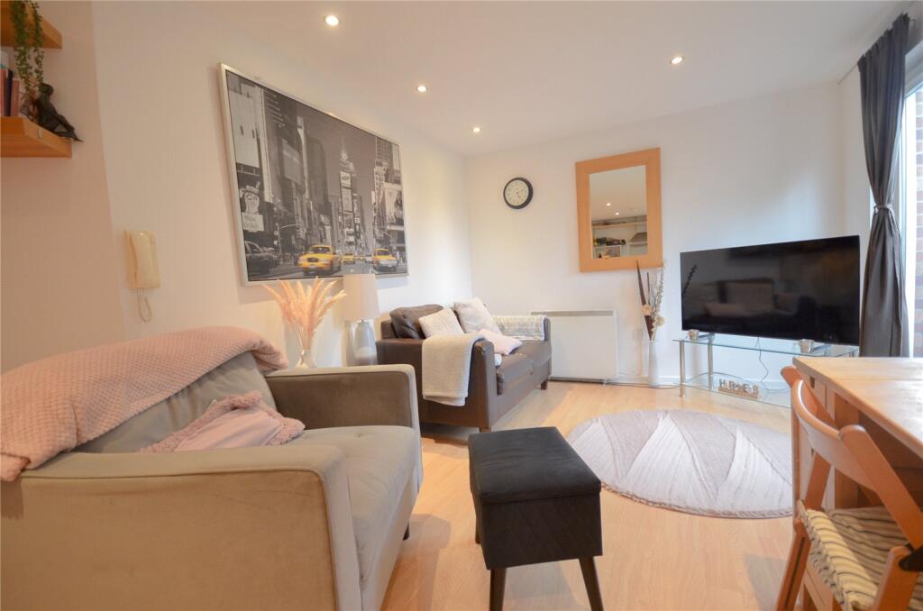 Elmira Way, Salford, Greater Manchester, M5 photo 2