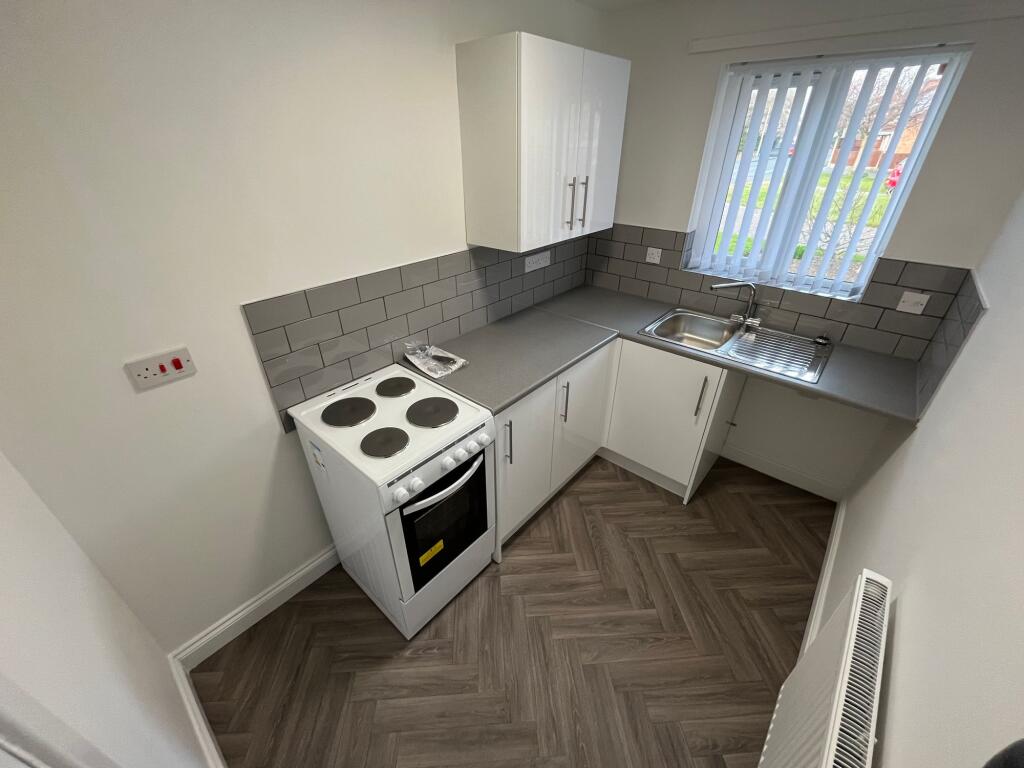 House in Burton-on-Trent, Shobnall - View 4