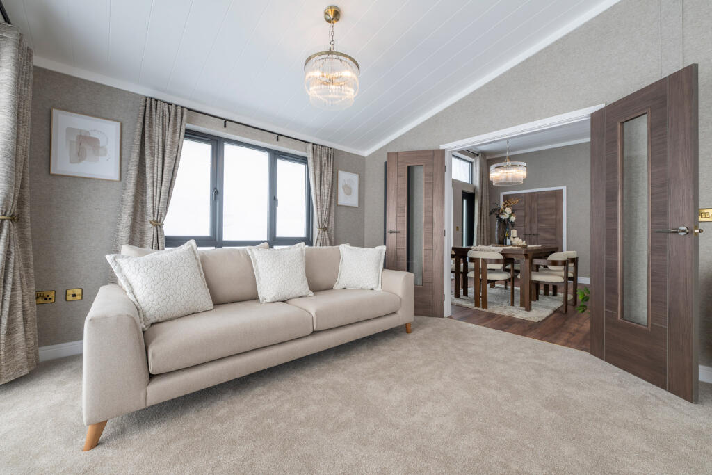 Henfold Lane,
Beare Green,
RH5 photo 2