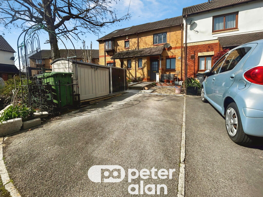 Main image of property: Clos Yr Alarch