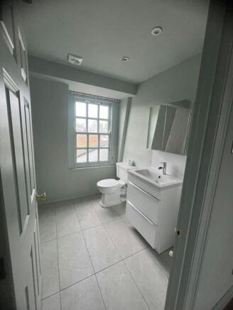 Master En-Suite.jpg
