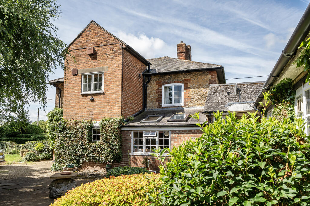 Main image of property: Cumnor Road, Oxford, OX1