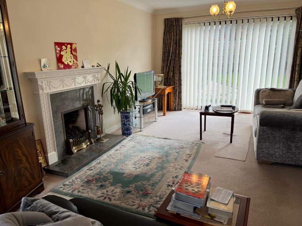 43, Foxglove Close, Gillingham, Dorset, SP8 photo 3
