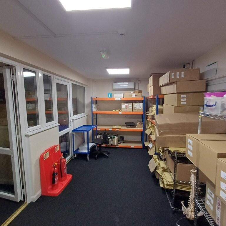 Photo 12