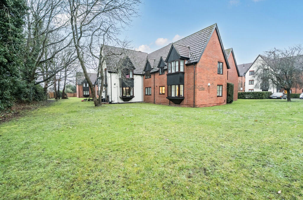 Main image of property: Southern Hill, Reading, Berkshire