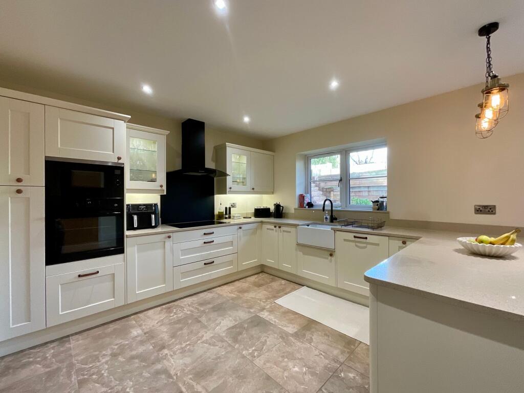 House in Stoke-on-Trent - More