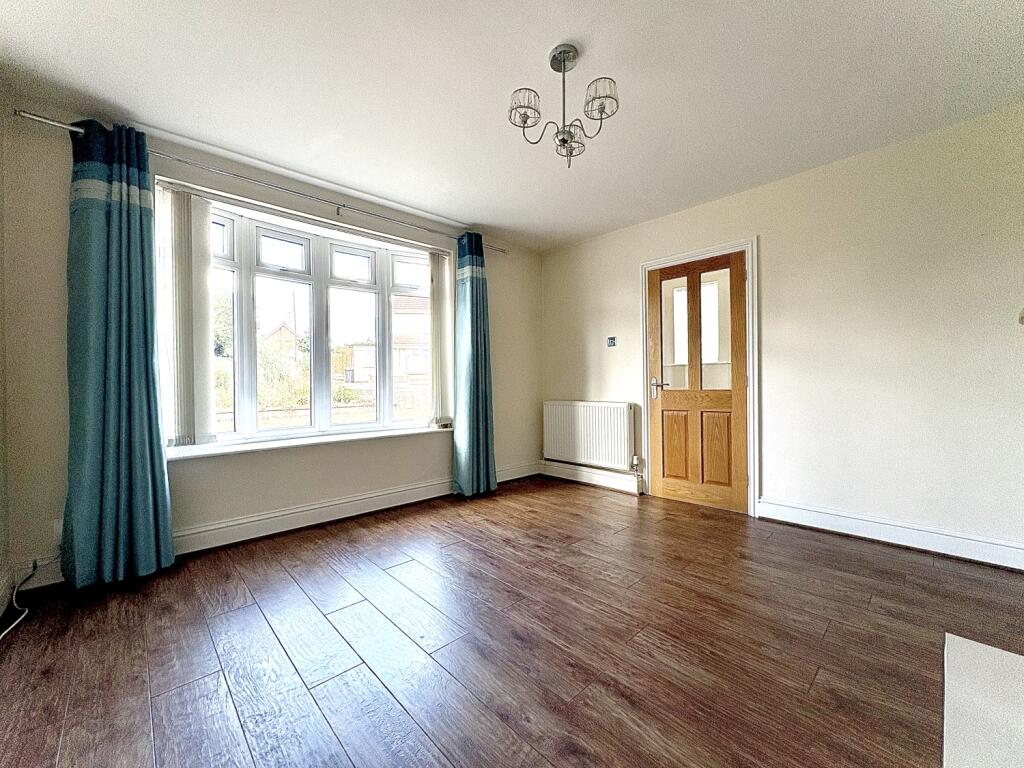 Sandfield Grove, Dudley, DY3 2RS photo 4