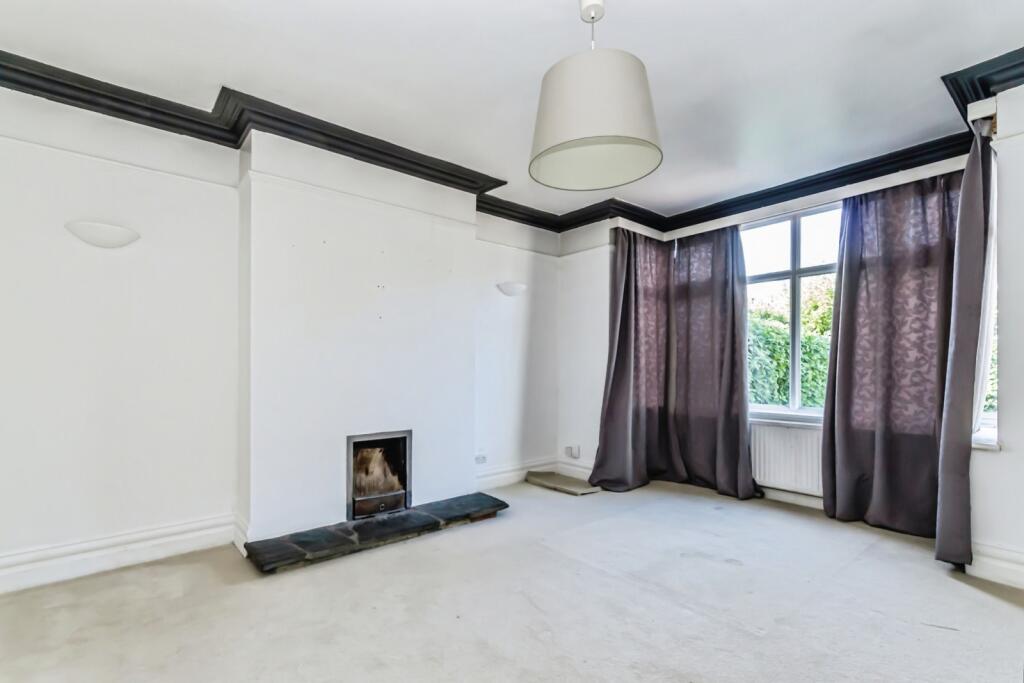 House in Purley - View 2