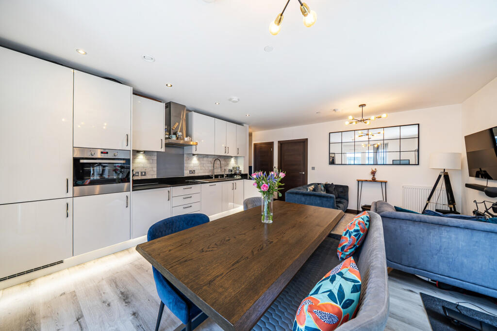 Main image of property: Record Walk, Hayes