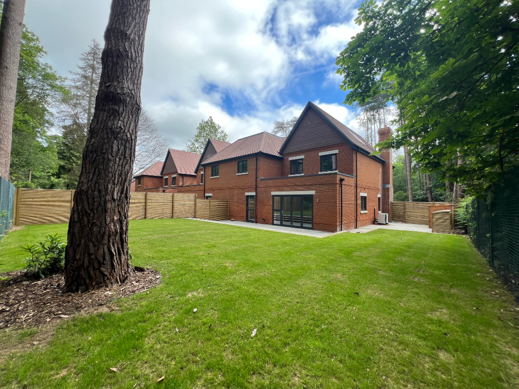 Main image of property: Swinley Road,
Ascot,
SL5 8BA