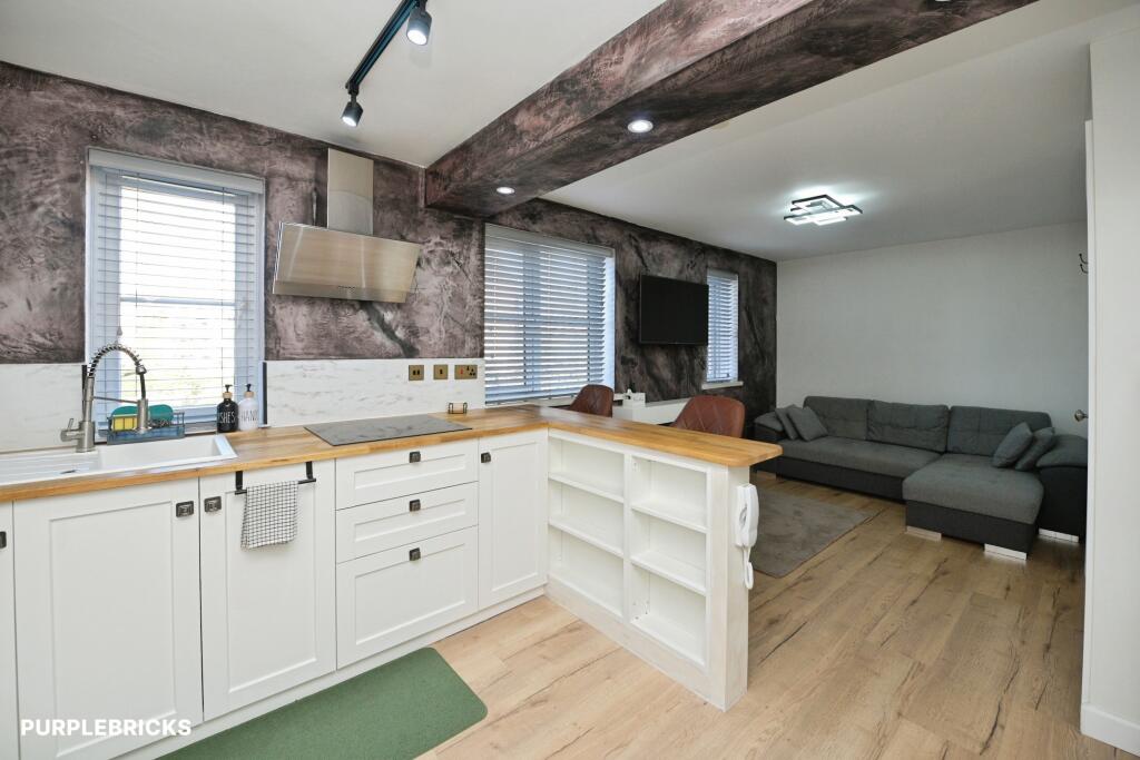 Main image of property: Lewes Close, Grays, RM17