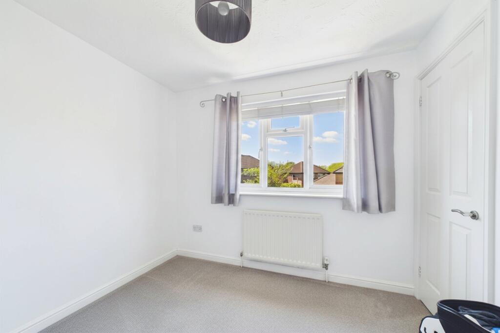 Howell Close, Warfield, Berkshire, RG42 - View 6
