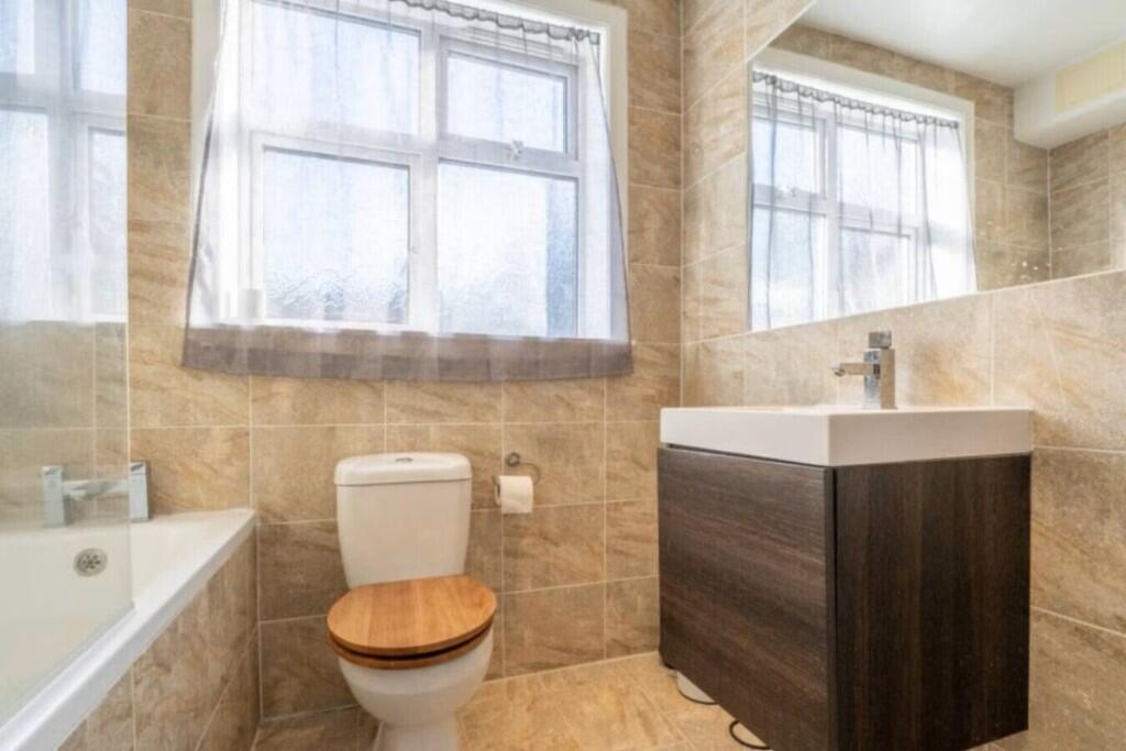 Additional image 12 of Great Western Road, Aberdeen, Aberdeenshire, AB10