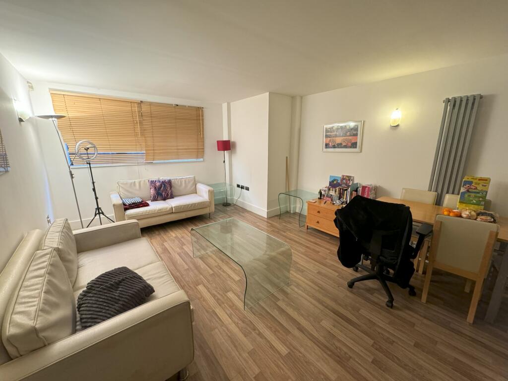 Apartment in Manchester, City Centre - View 5